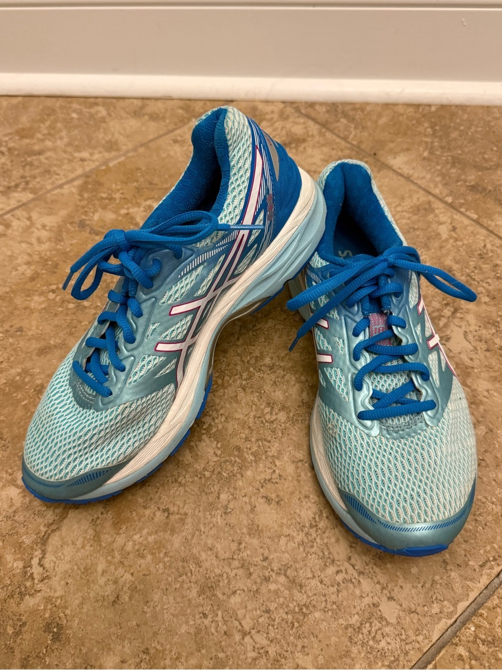 ASICS Women's Gel Cumulus 18 Size 8.5